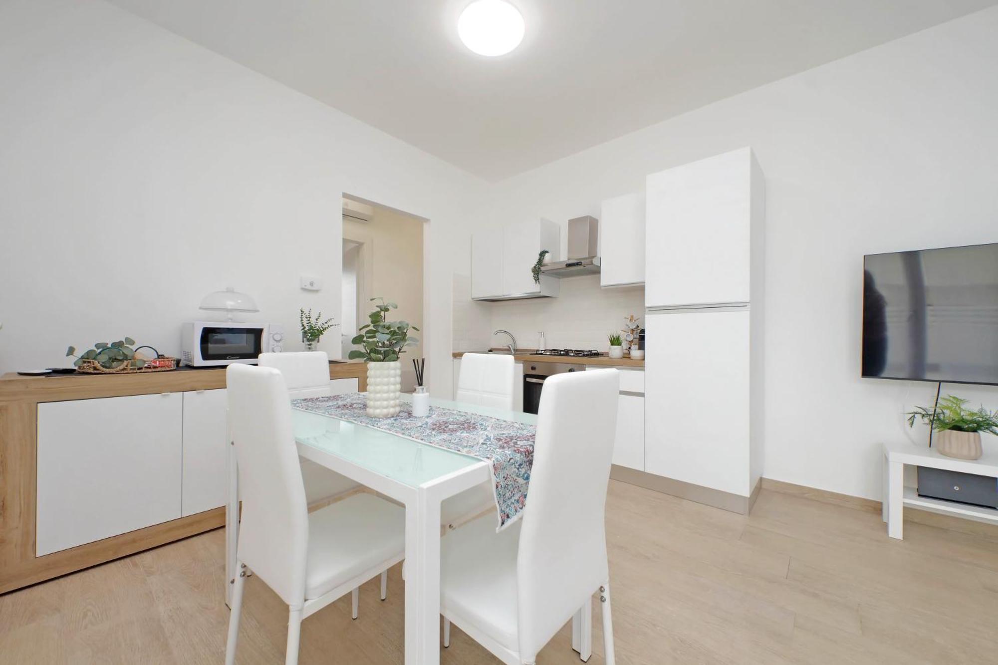 Andrea Home- Collegato A Roma E Aeroporto Фиумичино Екстериор снимка